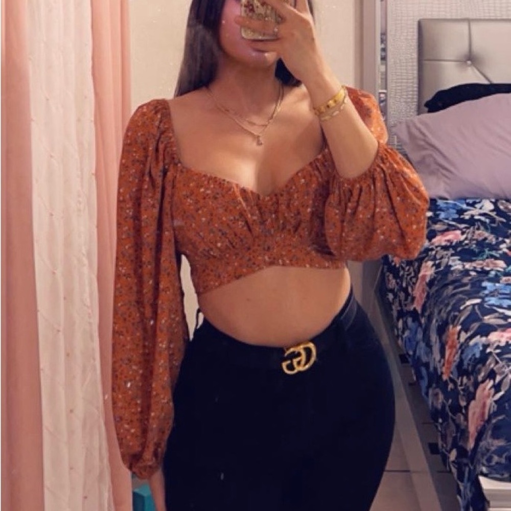 Long sleeve crop top